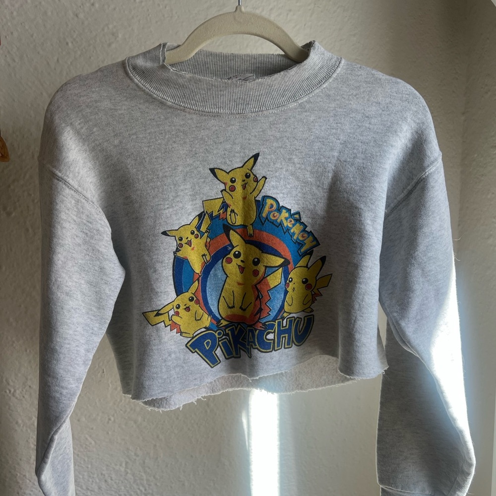 Pikachu Sweatshirt Cropped